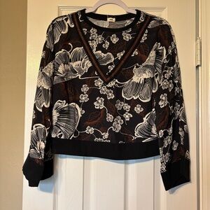 Warm New York Floral V-Neck Blouse